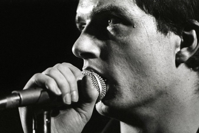 Love Will Tear Us Apart Again – 35 éve halt meg Ian Curtis