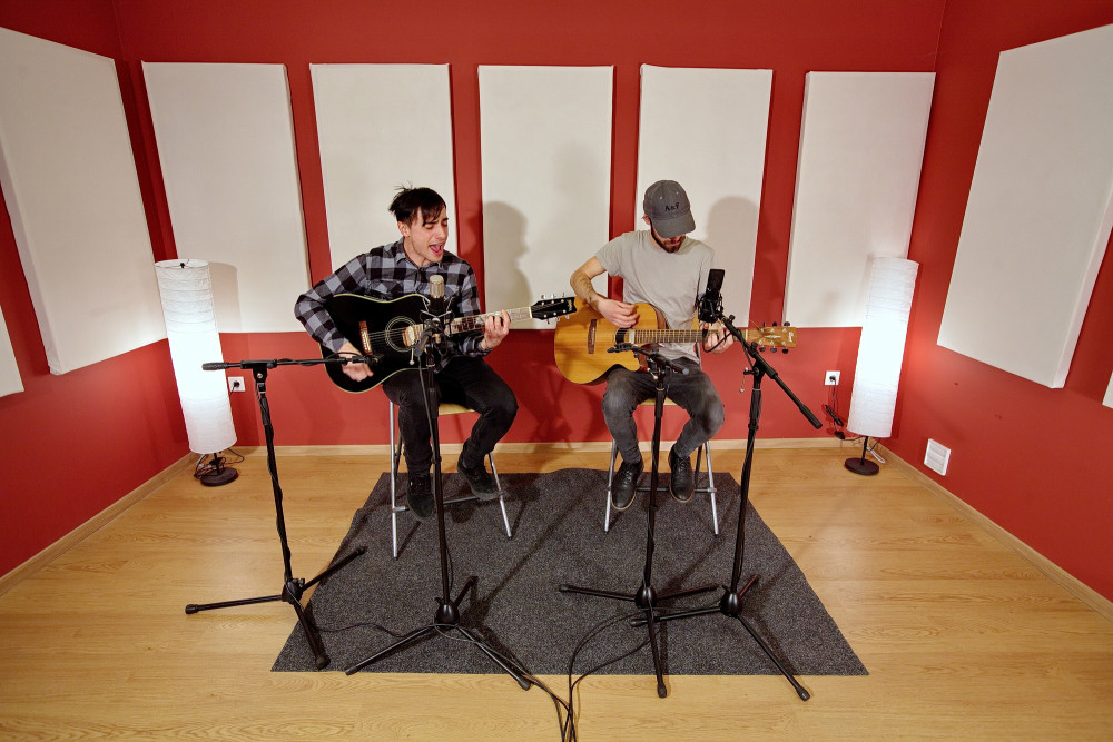 Akusztikus videóval jött elő a Kies