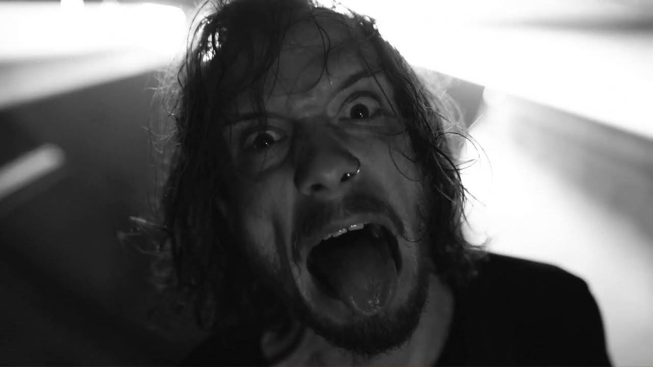 Kalapál, sípol és krákog a Lazarvs új klipes száma