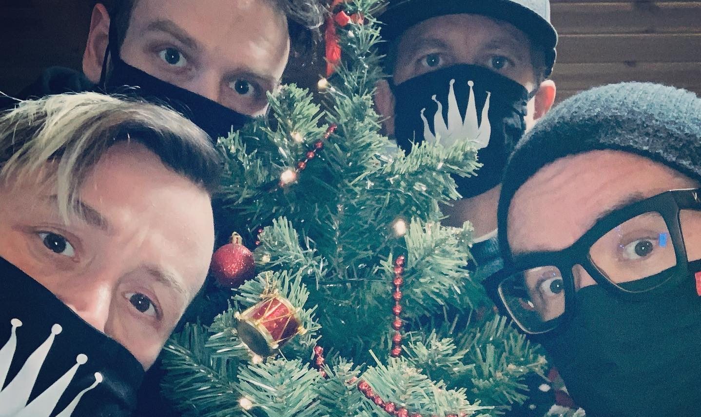 Semmi extra, csak egy karácsonyi klipes dal a Fish!-től